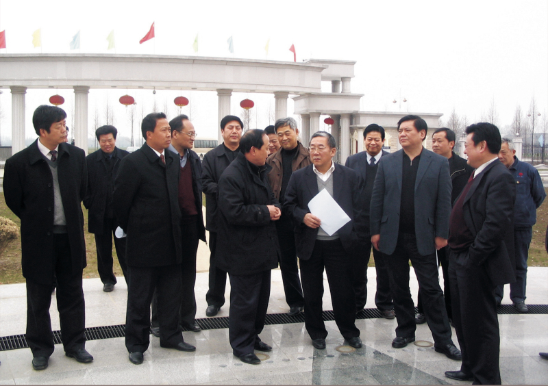 2006年2月12日，湖北省常務副省長周堅衛到公司調研