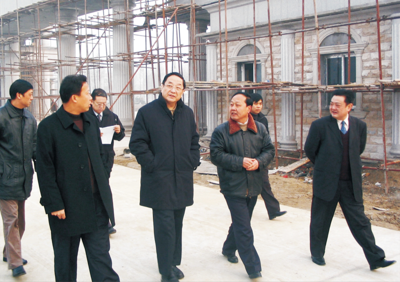 2005年1月14日，中共中央政治局委員、湖北省委書記俞正聲來公司調研