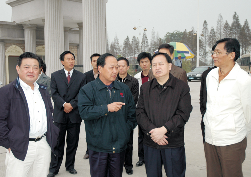 2006年11月15日，湖北省省長羅清泉一行來公司調研